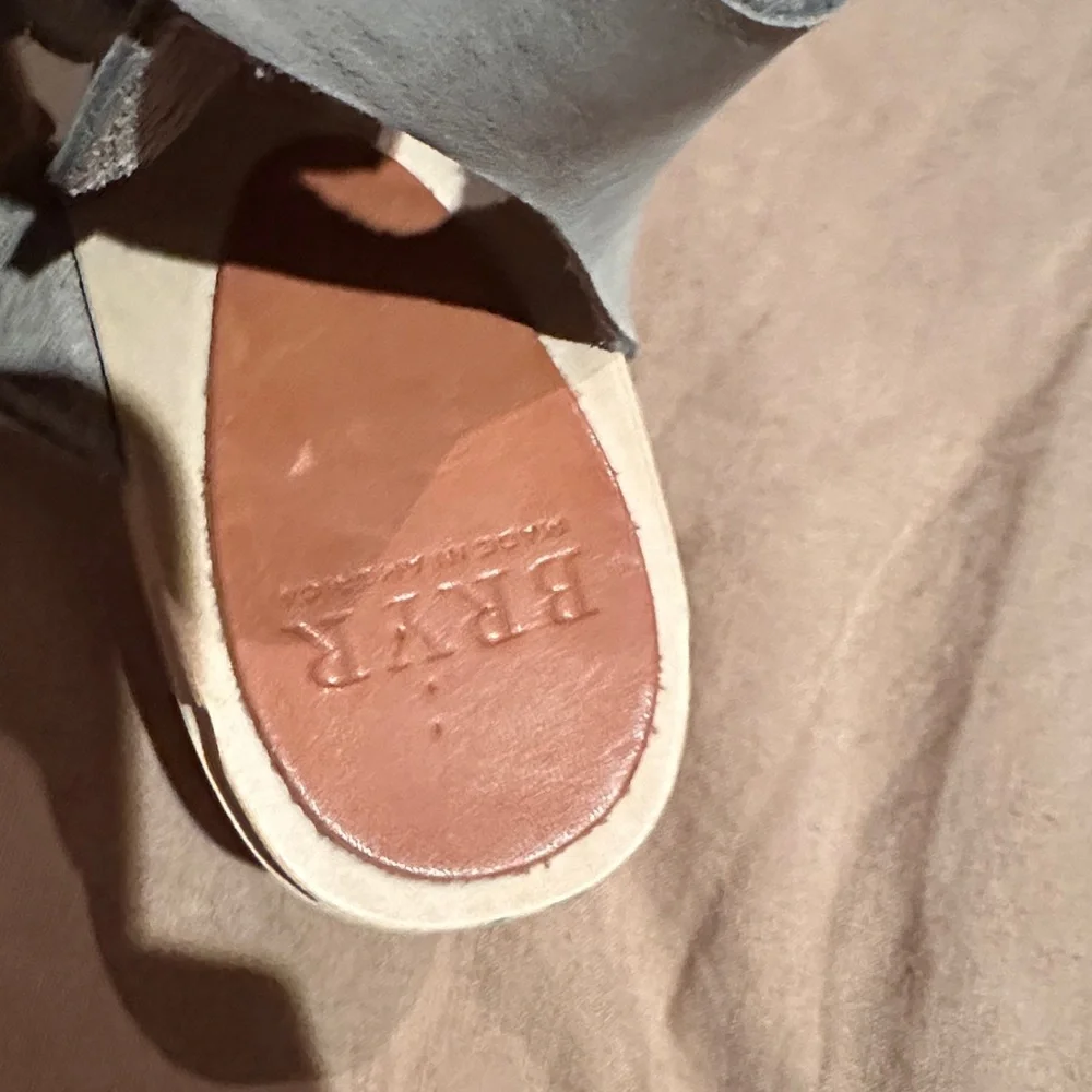 Bryr Clog Leather Gray Size 40 mid heel never worn - Picture 3 of 6